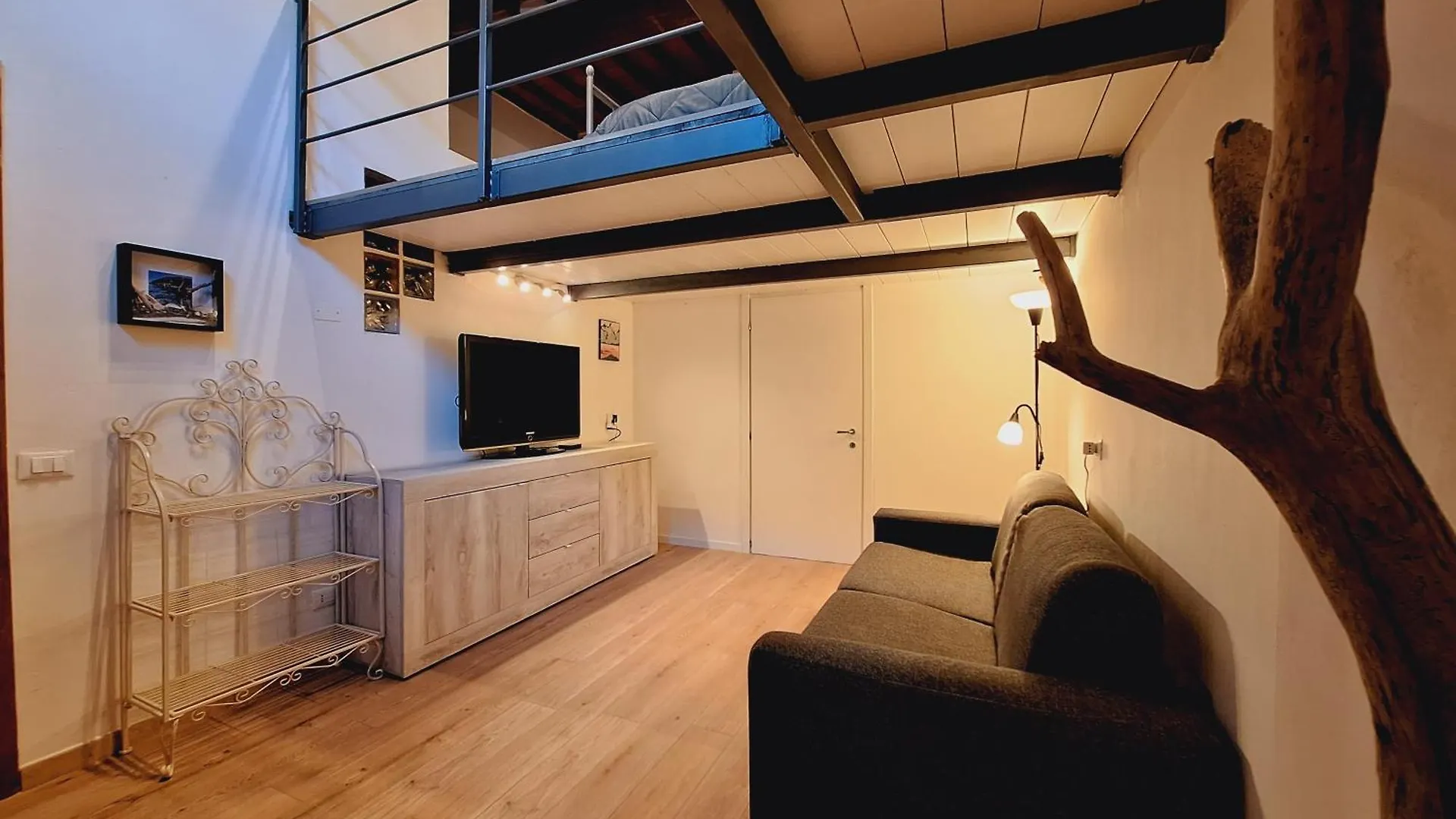 La Casina Lungomare Di Fabi Livorno Apartment